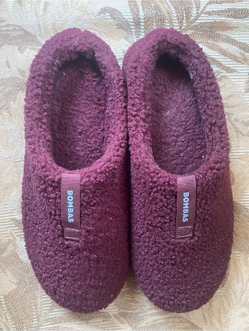 Bombas Burgundy Sherpa Slip-On Clog Style Slipper - Picture 6 of 8